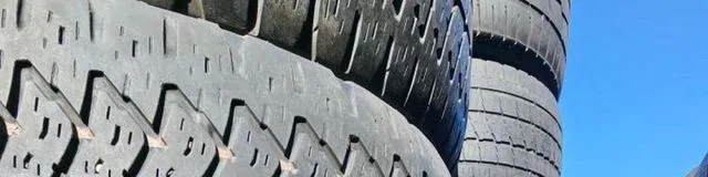 Lee Tire stack marked 285/30/20